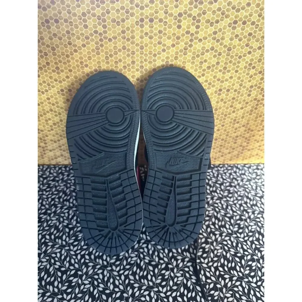 NIKE AIR JORDAN KIDS -SIZE ( 11C ) N